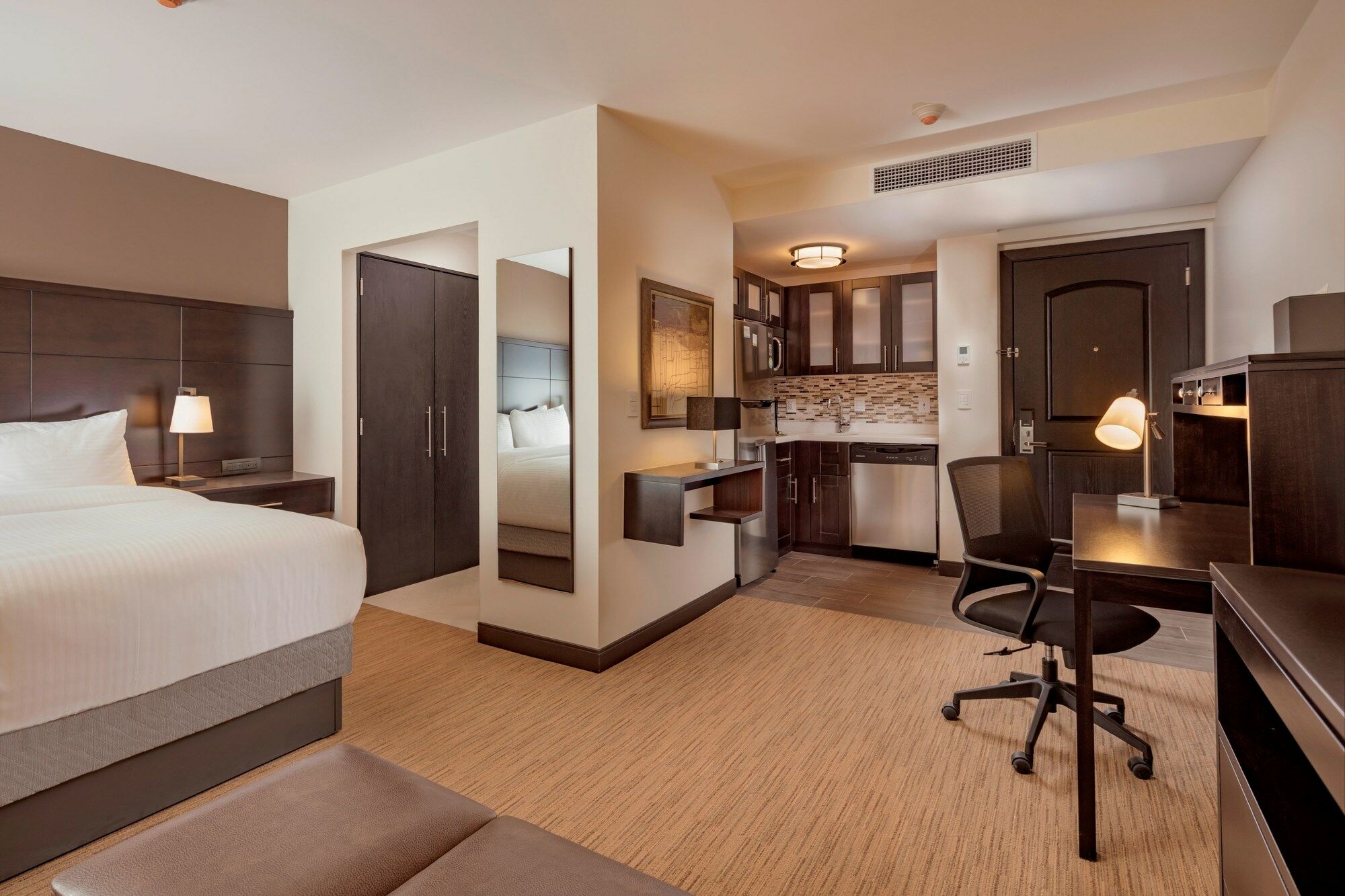 Staybridge Suites Silao, An Ihg Hotel Экстерьер фото