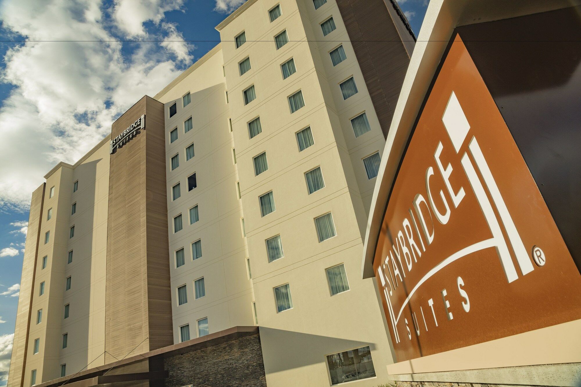 Staybridge Suites Silao, An Ihg Hotel Экстерьер фото